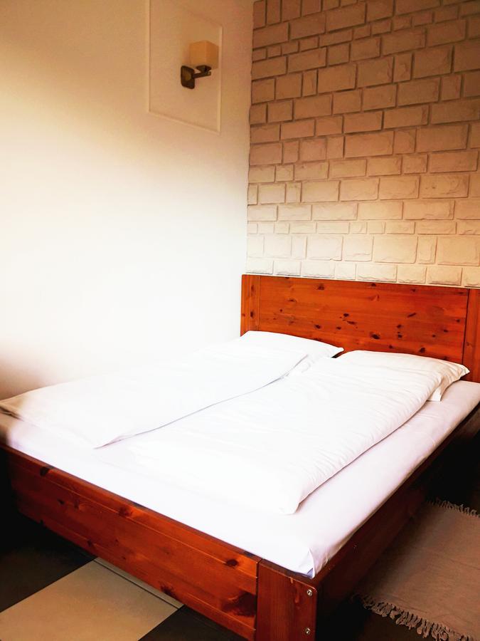 Bed and Breakfast Santana Club à Wielen Zaobrzanski Extérieur photo